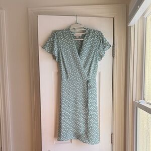 Monteau Los Angeles Floral Wrap Dress in Green in Small